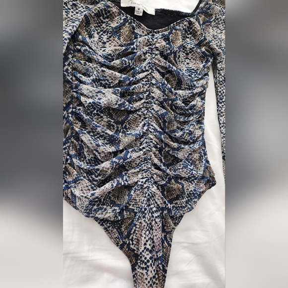 Top - Picture 2 of 5